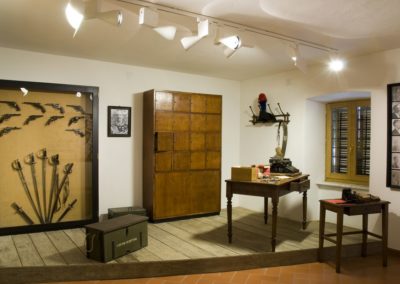 particolare di una sala del museo di Aggius, in Sardegna